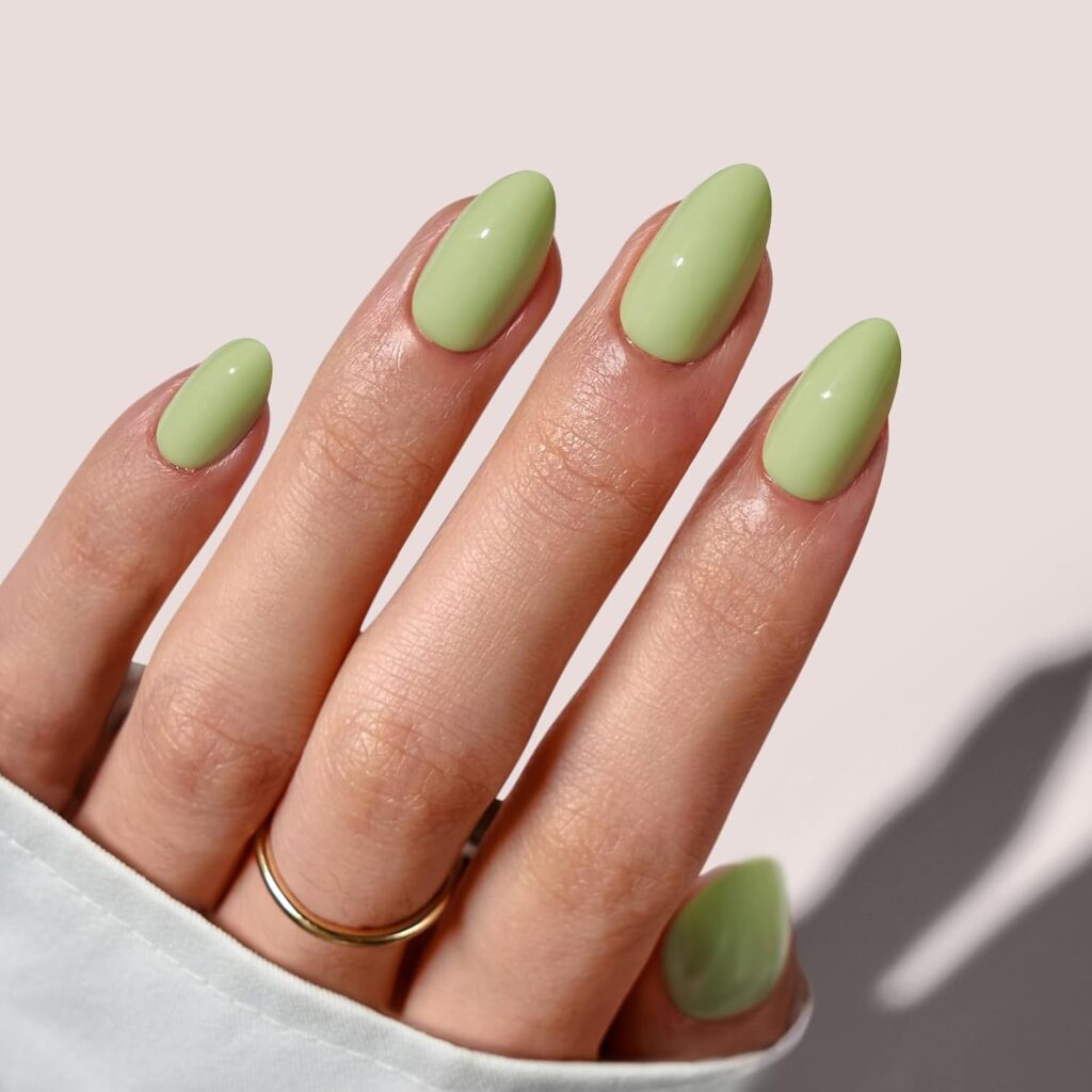 court queen green short nails